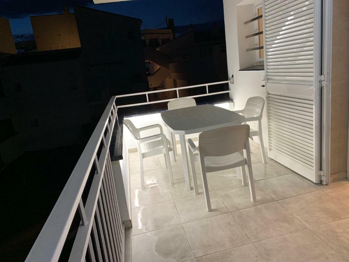 Residencia Platja De Roses Apartment Exterior foto