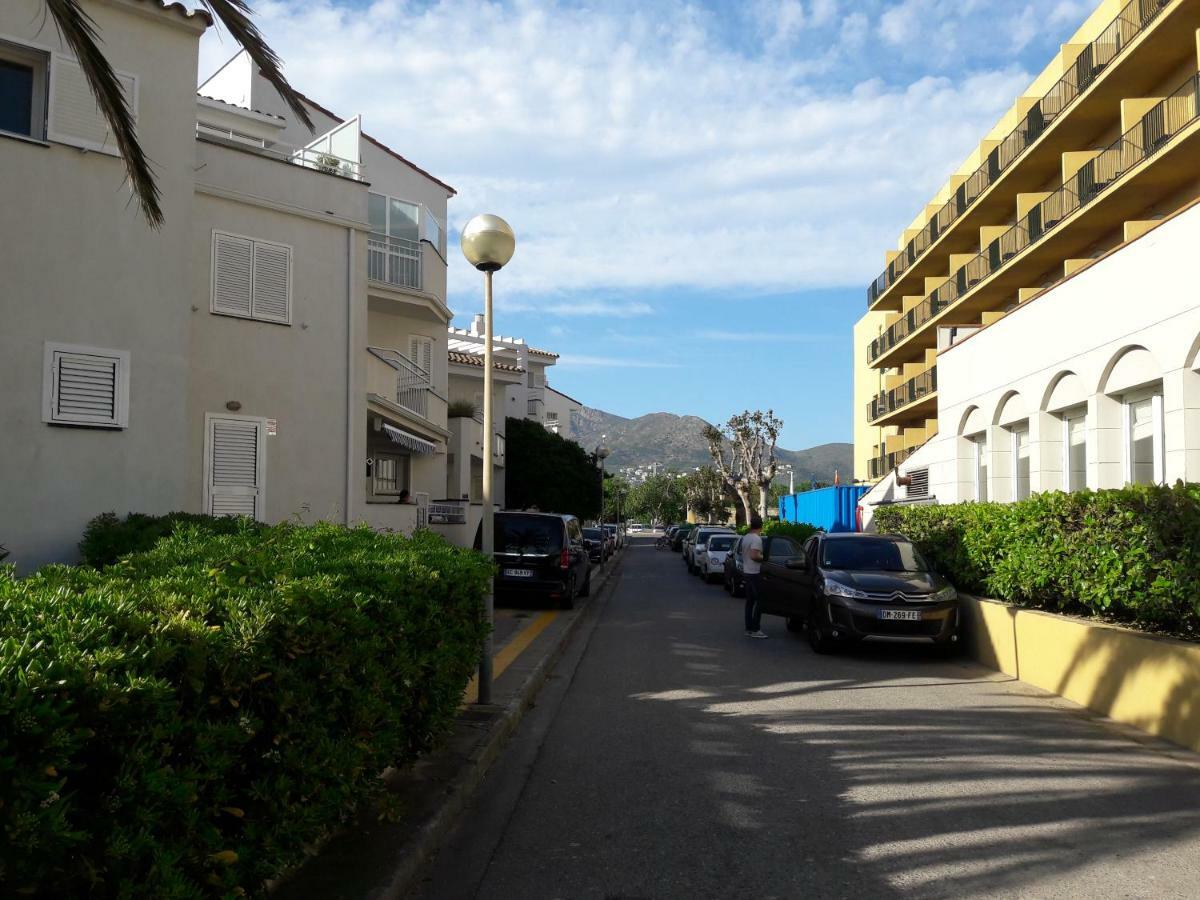 Residencia Platja De Roses Apartment Exterior foto